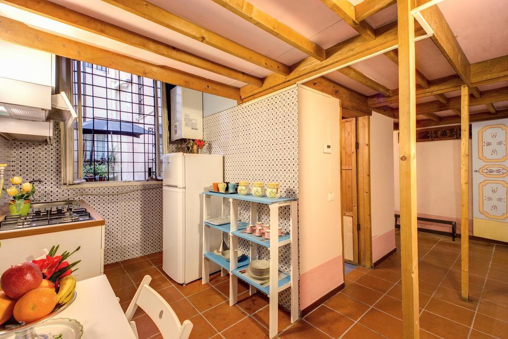 Casa Savelli Apartment โรม ภายนอก รูปภาพ